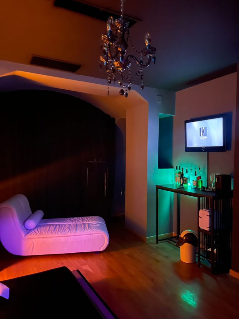 Secret Massage Lounge 4